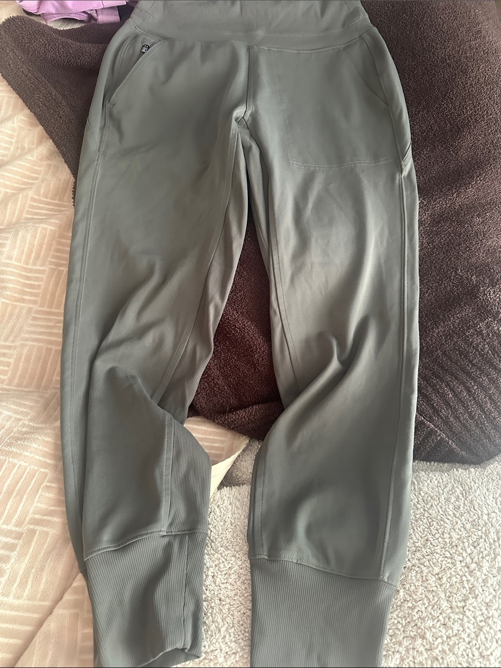 Athleta olive XS Brooklyn joggers. EUC